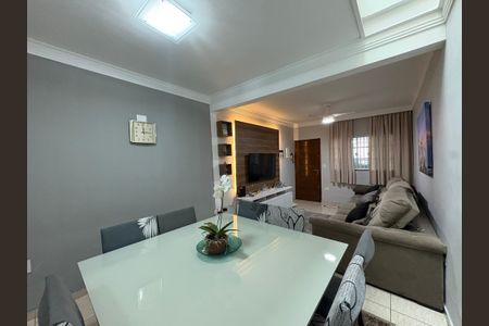 Casa à venda com 130m², 3 quartos e 2 vagasSala