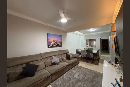 Casa à venda com 130m², 3 quartos e 2 vagasSala