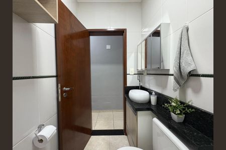 Casa à venda com 130m², 3 quartos e 2 vagasLavabo