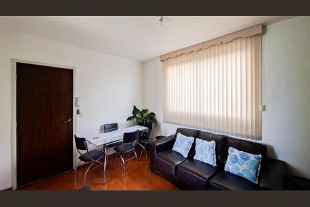 Sala de apartamento à venda com 2 quartos, 45m² em São Lucas, Belo Horizonte