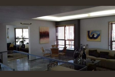 Apartamento à venda com 4 quartos, 330m² em Cambuí, Campinas