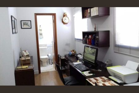 Apartamento à venda com 4 quartos, 330m² em Cambuí, Campinas