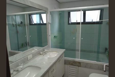 Apartamento à venda com 4 quartos, 330m² em Cambuí, Campinas