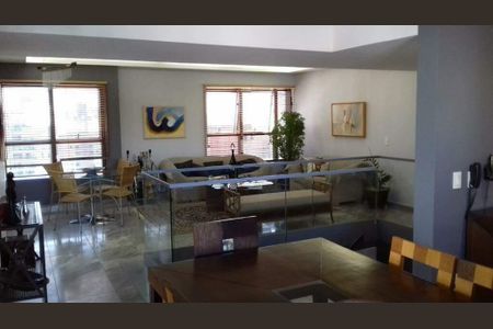 Apartamento à venda com 4 quartos, 330m² em Cambuí, Campinas