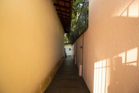 Casa para alugar com 610m², 4 quartos e 6 vagasCorredor