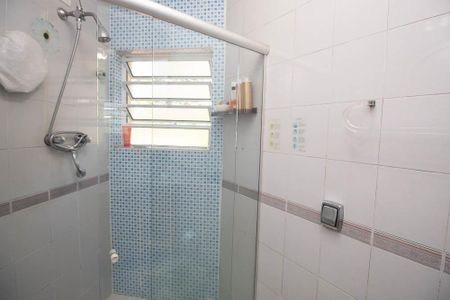 Casa para alugar com 610m², 4 quartos e 6 vagasBanheiro 