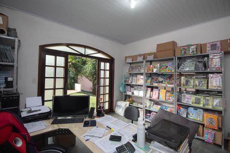 Casa para alugar com 610m², 4 quartos e 6 vagasEscritório