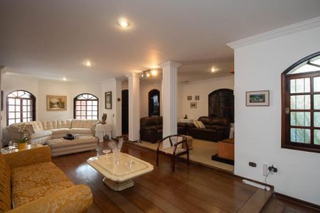 Casa para alugar com 610m², 4 quartos e 6 vagasSala