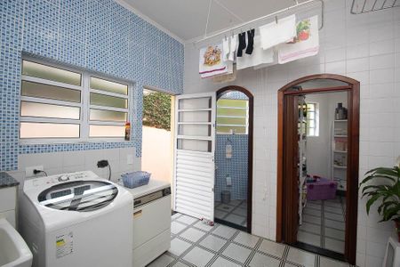 Casa para alugar com 610m², 4 quartos e 6 vagasÁrea de Serviço