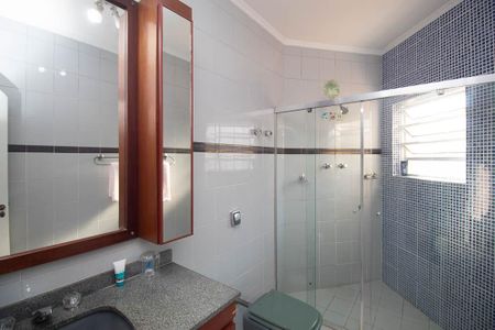 Casa para alugar com 610m², 4 quartos e 6 vagasBanheiro 2