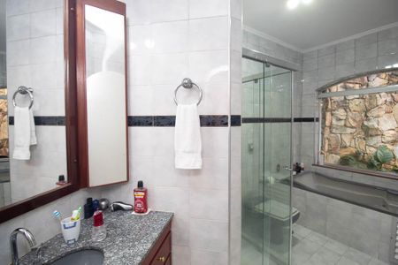 Casa para alugar com 610m², 4 quartos e 6 vagasBanheiro da Suíte