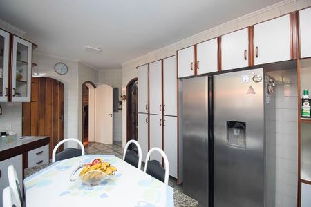 Casa para alugar com 610m², 4 quartos e 6 vagasCozinha