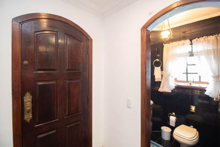 Casa para alugar com 610m², 4 quartos e 6 vagasLavabo