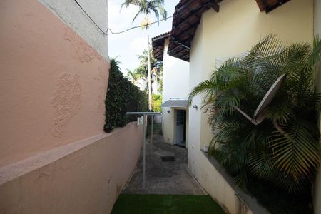 Casa para alugar com 610m², 4 quartos e 6 vagasCorredor