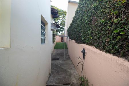 Casa para alugar com 610m², 4 quartos e 6 vagasCorredor