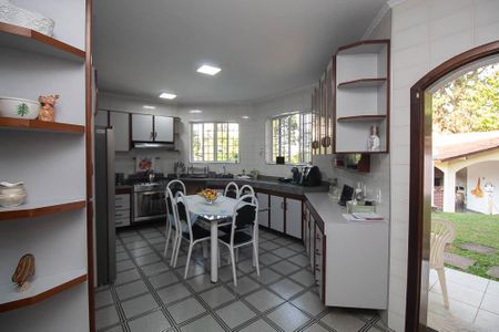 Casa para alugar com 610m², 4 quartos e 6 vagasCozinha
