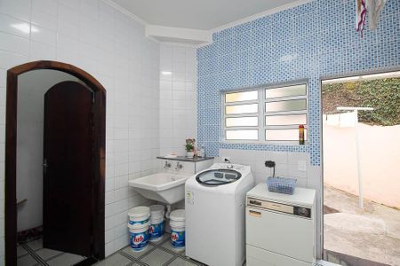 Casa para alugar com 610m², 4 quartos e 6 vagasÁrea de Serviço