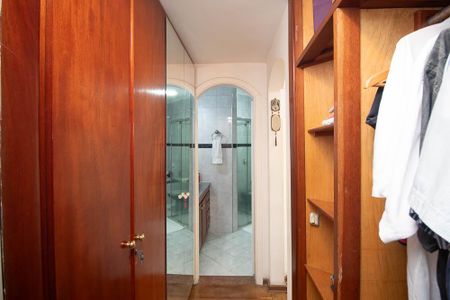 Casa para alugar com 610m², 4 quartos e 6 vagasCloset
