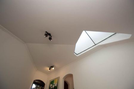 Casa para alugar com 610m², 4 quartos e 6 vagasEscada