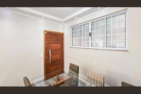 Casa à venda com 185m², 3 quartos e 2 vagas Casa à venda com 185m², 3 quartos e 2 vagasCozinha