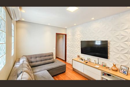 Sala de casa à venda com 3 quartos, 185m² em Cipava, Osasco