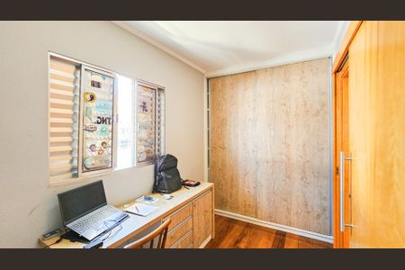 Casa à venda com 185m², 3 quartos e 2 vagas Casa à venda com 185m², 3 quartos e 2 vagasQuarto 1