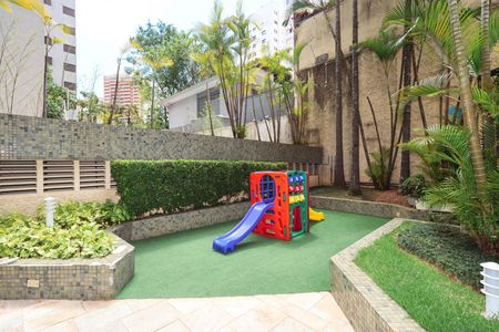Apartamento à venda com 182m², 4 quartos e 3 vagas Apartamento à venda com 182m², 4 quartos e 3 vagasÁrea comum - Playground