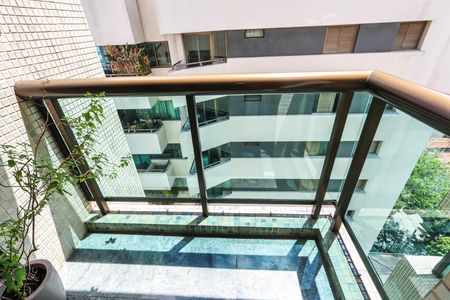 Apartamento à venda com 182m², 4 quartos e 3 vagas Apartamento à venda com 182m², 4 quartos e 3 vagasCopa