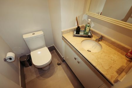 Apartamento à venda com 182m², 4 quartos e 3 vagas Apartamento à venda com 182m², 4 quartos e 3 vagasLavabo