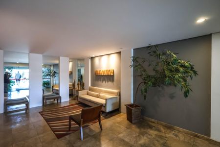 Apartamento à venda com 182m², 4 quartos e 3 vagas Apartamento à venda com 182m², 4 quartos e 3 vagasÁrea comum - Hall