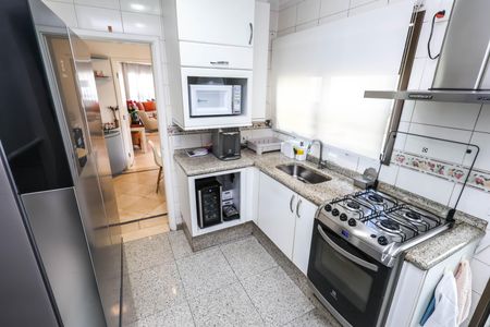 Apartamento à venda com 182m², 4 quartos e 3 vagas Apartamento à venda com 182m², 4 quartos e 3 vagasCozinha