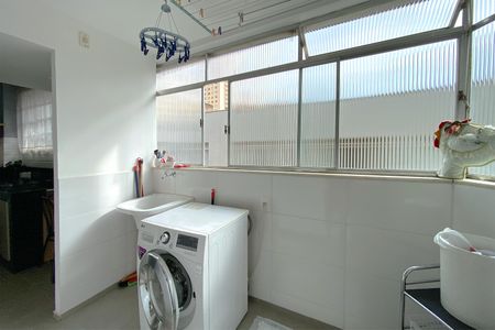 Apartamento à venda com 165m², 2 quartos e 1 vaga Apartamento à venda com 165m², 2 quartos e 1 vagaÁrea de Serviço