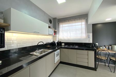 Apartamento à venda com 165m², 2 quartos e 1 vaga Apartamento à venda com 165m², 2 quartos e 1 vagaCozinha