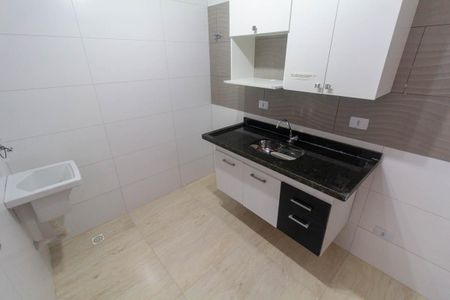 Apartamento para alugar com 45m², 2 quartos e sem vaga Apartamento para alugar com 45m², 2 quartos e sem vagaCozinha e Área de Serviço