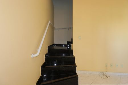 Apartamento para alugar com 166m², 3 quartos e 2 vagasEscada