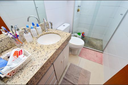Apartamento à venda com 57m², 2 quartos e 2 vagas Apartamento à venda com 57m², 2 quartos e 2 vagasBanheiro da Suíte
