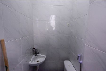 Apartamento para alugar com 100m², 2 quartos e sem vaga Apartamento para alugar com 100m², 2 quartos e sem vagaBanheiro de Serviço