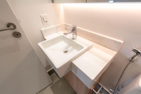 Apartamento à venda com 84m², 2 quartos e 2 vagasBanheiro da suíte 2