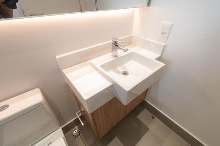 Apartamento à venda com 84m², 2 quartos e 2 vagasBanheiro da suíte 1
