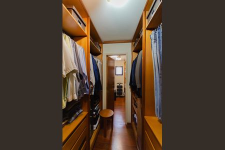Apartamento à venda com 199m², 4 quartos e 4 vagasCloset da Suíte 2