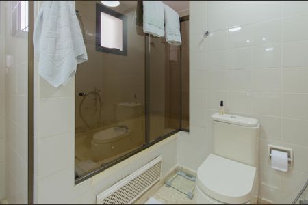 Apartamento à venda com 199m², 4 quartos e 4 vagasBanheiro da Suíte 2