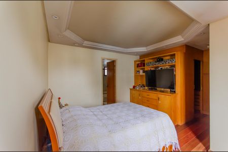 Apartamento à venda com 199m², 4 quartos e 4 vagasSuíte 2