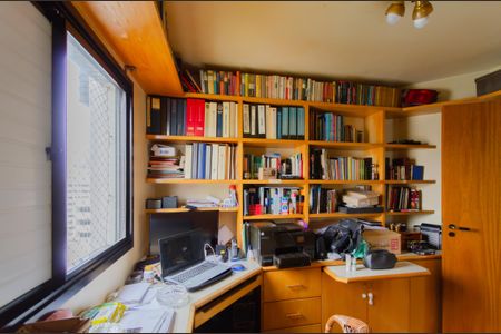 Apartamento à venda com 199m², 4 quartos e 4 vagasEscritório