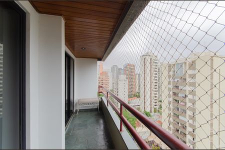 Apartamento à venda com 199m², 4 quartos e 4 vagasVaranda da sala