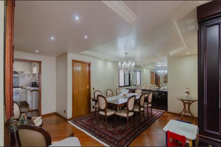 Apartamento à venda com 199m², 4 quartos e 4 vagasSala