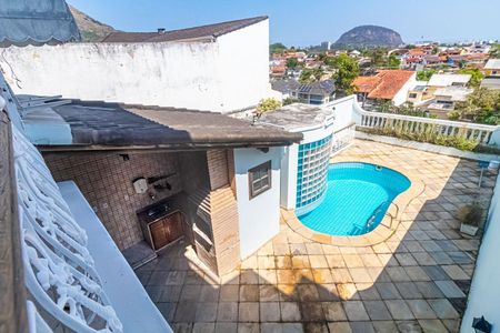 Casa de condomínio à venda com 241m², 3 quartos e 3 vagasÁrea comum