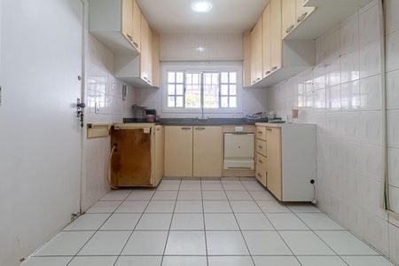 Casa de condomínio à venda com 241m², 3 quartos e 3 vagasCozinha