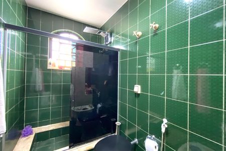 Casa à venda com 495m², 4 quartos e 3 vagas Casa à venda com 495m², 4 quartos e 3 vagasBanheiro