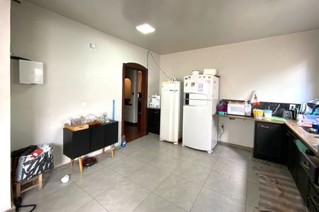 Casa à venda com 495m², 4 quartos e 3 vagas Casa à venda com 495m², 4 quartos e 3 vagasCozinha