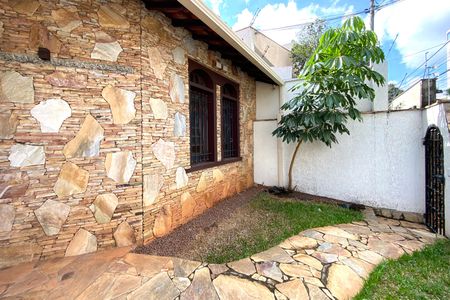 Casa à venda com 495m², 4 quartos e 3 vagas Casa à venda com 495m², 4 quartos e 3 vagasJardim